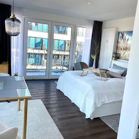 Helles über Den Dächern Rostocks Apartment