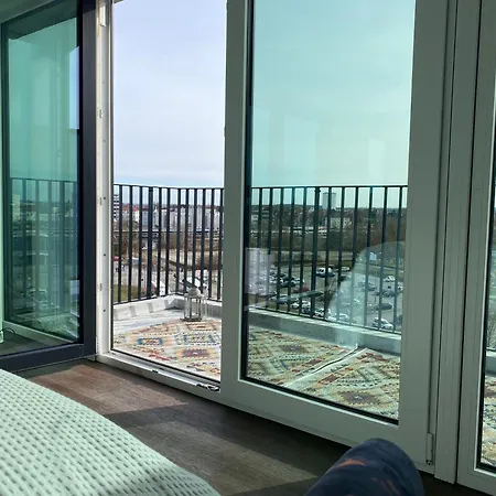 Helles Ueber Den Daechern Rostocks *