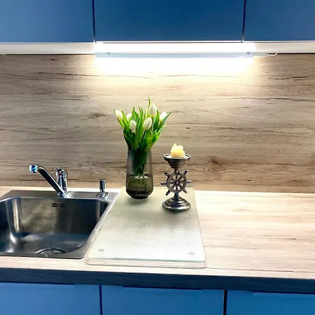 Helles Ueber Den Daechern Rostocks *